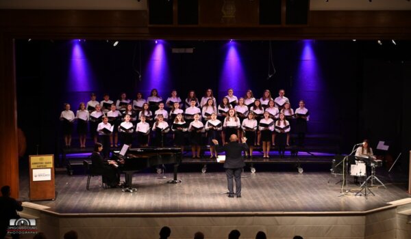 «Τραγούδια που μας ενώνουν»: Μεγάλη συναυλία από τα Εκπαιδευτήρια Μαίρης Ν. Ράπτου