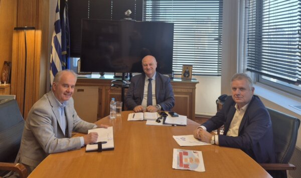 Δ. Τεμπών: Συνάντηση Μανώλη-Τσιάρα στην Αθήνα – Συζήτησαν για αποζημιώσεις αγροκτηνοτρόφων