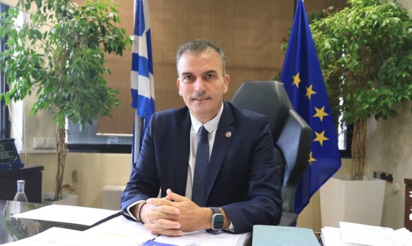 Δέχεται ευχές σήμερα ο Θ. Μαμάκος…