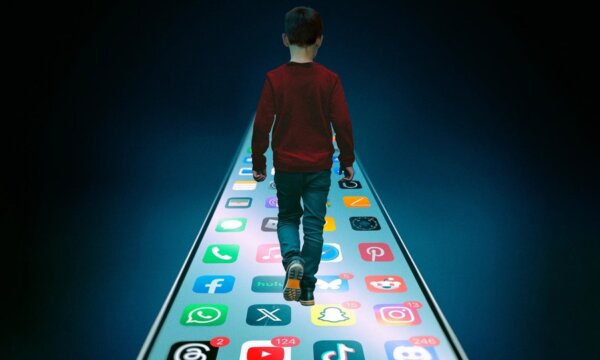 Κλικ στην απαγόρευση & έφηβοι offline έως 15 ετών στα Μέσα Κοινωνικής Δικτύωσης… Λύση ή Αδιέξοδο;*