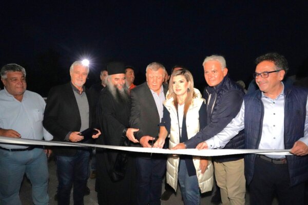 Εγκαινιάστηκε το γήπεδο στίβου στην Νίκαια – Θ. Νασιακόπουλος: «Παρακαταθήκη για τις επόμενες γενιές» (φωτ.)