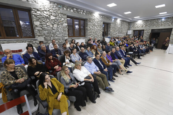 Με επιτυχία πραγματοποιήθηκε το πρώτο «Καφέ της Επιστήμης» στην Ελασσόνα