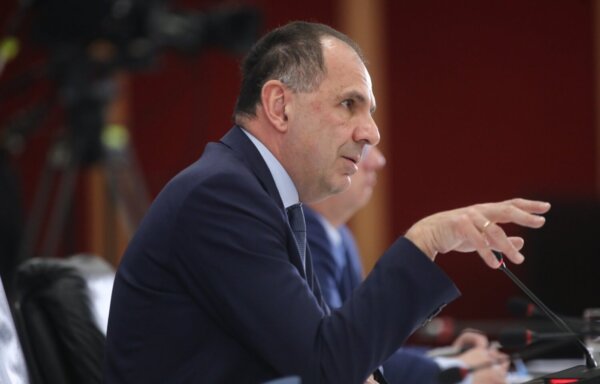 Γεραπετρίτης: Δεν υπάρχει καμία πρόθεση να στείλουμε στρατεύματα στην Ουκρανία