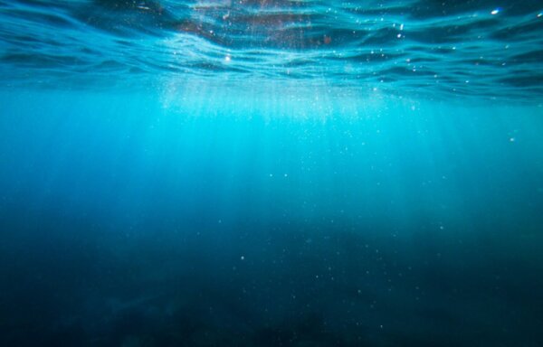 Βρήκαν γλυκό νερό κάτω από τον θαλάσσιο πυθμένα του Κορινθιακού Κόλπου – Τι σημαίνει αυτό