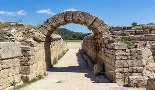 Η στοά εισόδου στο στάδιο της Ολυμπίας