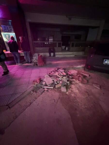 Λάρισα: Οι εργασίες τελειώνουν… τα μπάζα μένουν, στην οδό Ηπείρου (φωτ.)