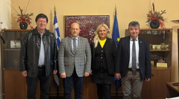 Δωρεά δεύτερου θαλάμου κάθετης ροής για την προετοιμασία των κυτταροστατικών φαρμάκων στο ΠΓΝΛ