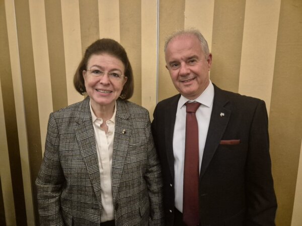Με την υπουργό Πολιτισμού Λ. Μενδώνη συναντήθηκε ο δήμαρχος Τεμπών Γ. Μανώλης