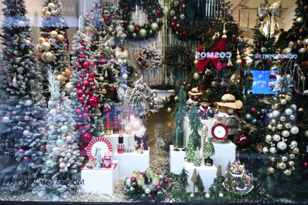 «Ντύνεται» εορταστικά η Λάρισα – Η πόλη προετοιμάζεται για τα Χριστούγεννα (φωτ.)