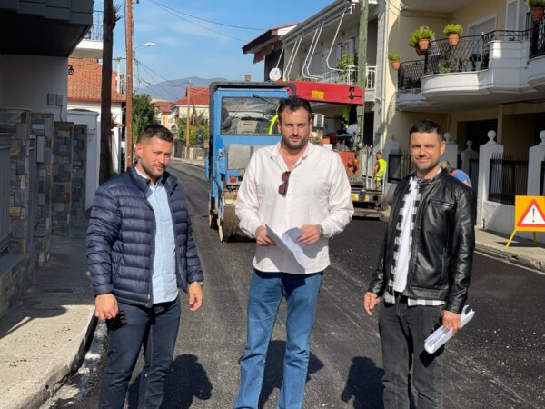 Τύρναβος: Ολοκληρώθηκε άλλη μια ασφαλτόστρωση στην οδό Αγίου Γεδεών (φωτ. & βίντεο)