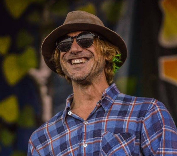 Πέθανε στα 59 του ο Τοντ Σνάιντερ, μια από τις πιο ιδιαίτερες φωνές της αμερικανικής folk