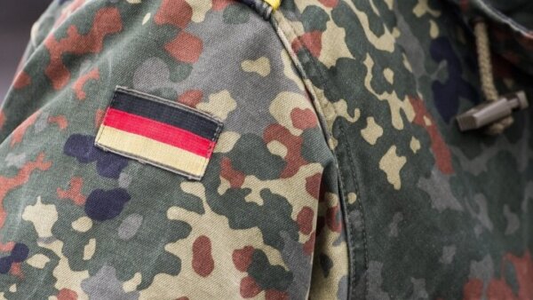 Η πλειοψηφία των Γερμανών θα υποστήριζε την υποχρεωτική στρατιωτική θητεία, σύμφωνα με έρευνα