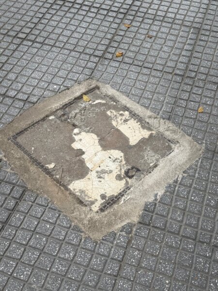 «Συγκίνηση» φέρνουν τα καινούργια φρεάτια στην Ανθίμου Γαζή! (φωτ.)