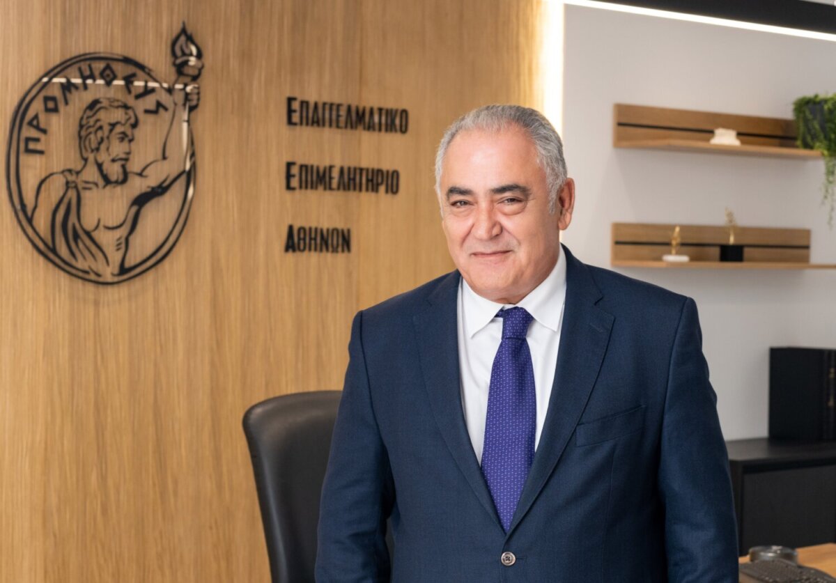 Ο κ. Γιάννης Χατζηθεοδοσίου, 
Πρόεδρος Επαγγελματικού Επιμελητηρίου Αθηνών, Επίτιμος Διδάκτορας ΠΑ.ΠΕΙ. & Γεωπονικού Πανεπιστημίου Αθηνών