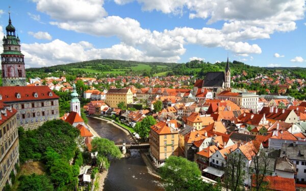 Ψαγμένη, low budget επιλογή: Ο Δούσης προτείνει μια από τις πιο όμορφες πόλεις της Ευρώπης για ονειρικό τριήμερο