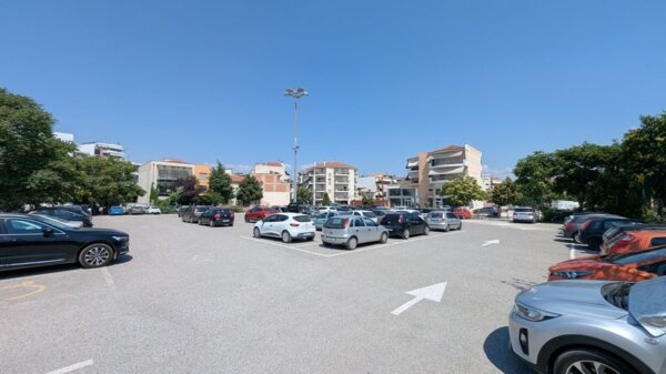 Παράπονα για το δημοτικό πάρκινγκ πίσω από το Υπεραστικό ΚΤΕΛ Λάρισας…