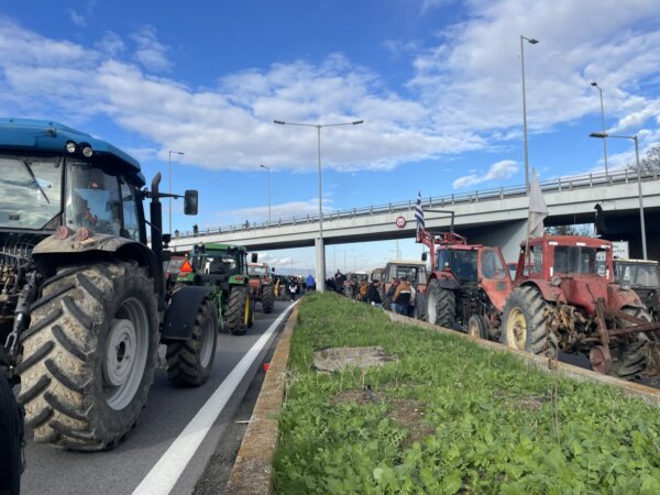 Διαμαρτυρία έξω από γραφεία βουλευτών στην Λάρισα ετοιμάζουν οι αγρότες