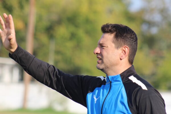 Απόλλων Λάρισας: Λύση Συνεργασίας με Ν. Χρόνη – Νέος προπονητής ο Θ. Στεργιάδης