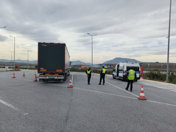 Επαγγελματίες οδηγοί και οδική ασφάλεια: Μελέτη του Πανεπιστημίου Θεσσαλίας φωτίζει τους κινδύνους που κρύβει η καθημερινότητα στο τιμόνι