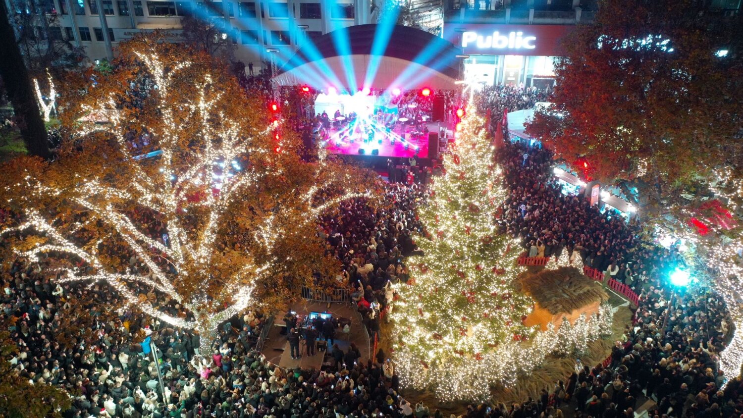 Λαρισα χριστουγεννιατικο δεντρο 4