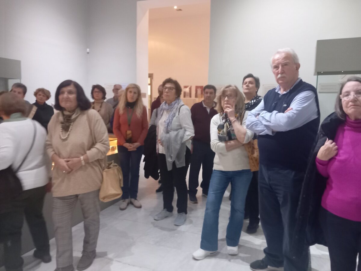 Στιγμιότυπο από την ξενάγηση στο Αρχαιολογικό Μουσείο Βόλου