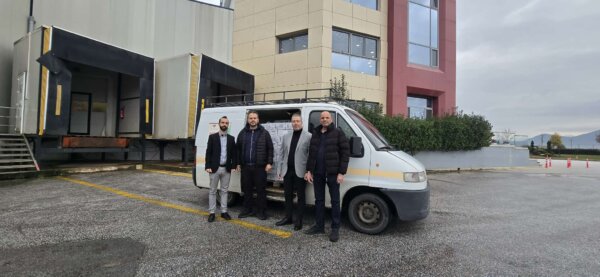 Προσφορά από την εταιρεία KASIDIS A.E. στο Κοινωνικό Παντοπωλείο Δήμου Λαρισαίων