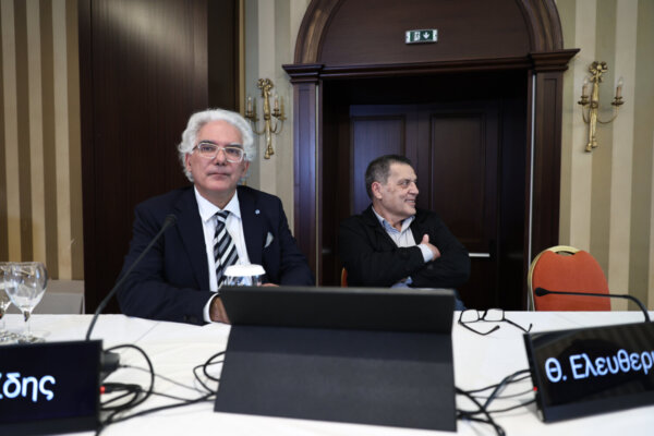 Ξεκίνησε το Νεφρολογικό Συμπόσιο στη Λάρισα (φωτ.)