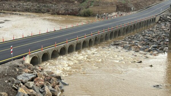 Έκλεισε η διάβαση στην Αμπελιά Φαρσάλων