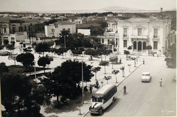Η κεντρική πλατεία της Λάρισας το 1960!