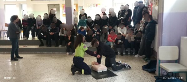 Υποστήριξη Ζωής ( ΚΑΡΠΑ) στο Γυμνάσιο Νίκαιας (φωτ.)