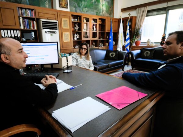 Συνάντηση Δημάρχου Τρικκαίων με το νέο προεδρείο του Δημοτικού Συμβουλίου Νέων