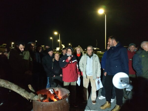 Στο μπλόκο της Νίκαιας οι συνταξιούχοι ΙΚΑ Ν. Λάρισας