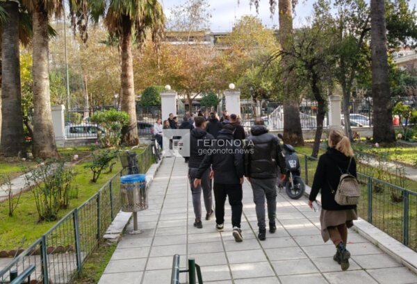 Βόλος: Συμμορία με ανήλικους χτύπησε και λήστεψε νεαρό- Απειλούσαν με όπλο να τον «καθαρίσουν»