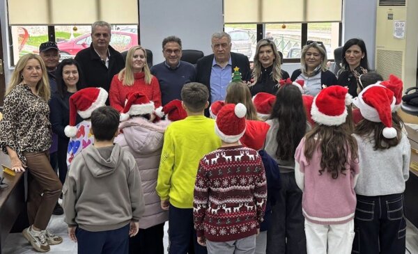 Κάλαντα, ευχές και δώρα στο Δημαρχείο του Δήμου Κιλελέρ