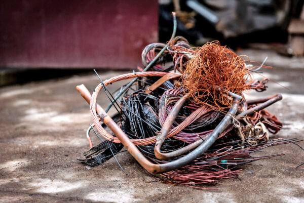 Μπούκαραν στην Χαλυβουργία για να κλέψουν – «Ήθελα χρήματα για να περάσω τις γιορτές»