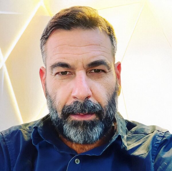 Βαγγέλης Κλέτσας: Δημιουργός αφηγημάτων, doer, υπέρ-ρεαλιστής