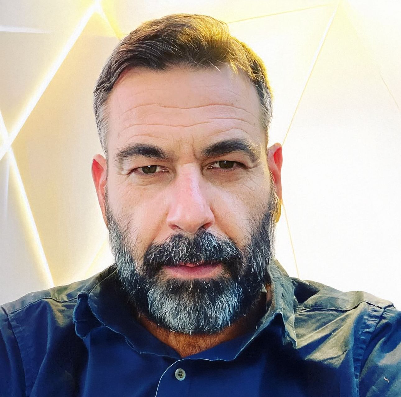 Βαγγέλης Κλέτσας: Δημιουργός αφηγημάτων, doer, υπέρ-ρεαλιστής