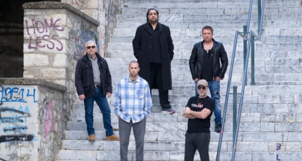 Εναλλάξ: Ροκάρουν 15 χρόνια