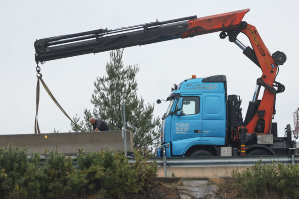 Μπλόκο Νίκαιας: Τοποθετούνται τσιμεντένια διαχωριστικά (φωτ.)