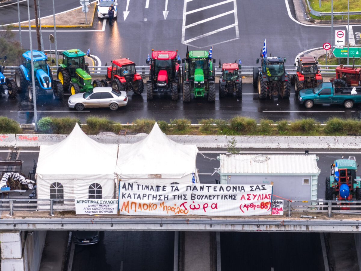 Οδοιπορικό στα μπλόκα των αγροτών απο την Θεσσαλονίκη στην Αθήνα. Στιγμιότυπο απο τον Μπράλο. Δευτέρα 22 Δεκεμβρίου 2025   (ΑΝΤΩΝΗΣ ΝΙΚΟΛΟΠΟΥΛΟΣ/EUROKINISSI)