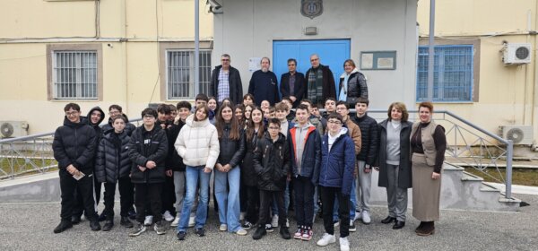 Πράξη αλληλεγγύης από το Πρότυπο Γυμνάσιο στο Σωφρονιστικό Κατάστημα Λάρισας (φωτ.)