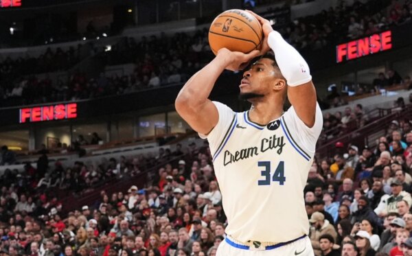 ESPN: Έφτασε η ώρα για τον Αντετοκούνμπο να φύγει από τους Μπακς