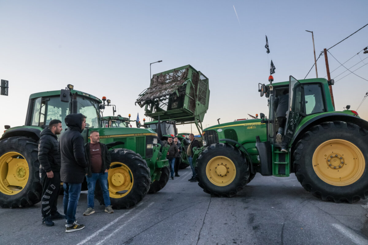 Αγρότες έκλεισαν την παρακαμπτήριο του Αχιλλείου-Κιλελέρ, στον δρόμο Λάρισας Βόλου. Δευτέρα 29 Δεκεμβρίου 2025 (EUROKINISSI)