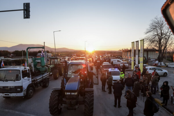Νέα τροποποίηση στις κυκλοφοριακές ρυθμίσεις μετά την απομάκρυνση των τρακτέρ από τον κόμβο Κιλελέρ