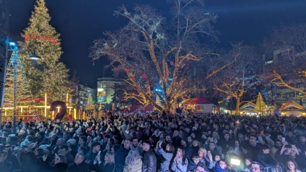 Δ. Λαρισαίων: Υποδέχεται το νέο έτος με συναυλία του Δώρου Δημοσθένους