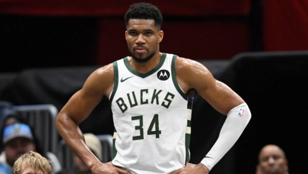 Επιστρέφει απέναντι στους Σέλτικς ο Γιάννης Αντετοκούνμπο