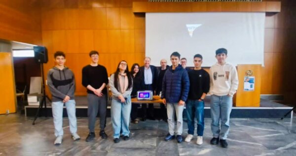 Μαθητές του Προτύπου ΓΕΛ σε workshop κβαντικών υπολογιστών (φωτ.)