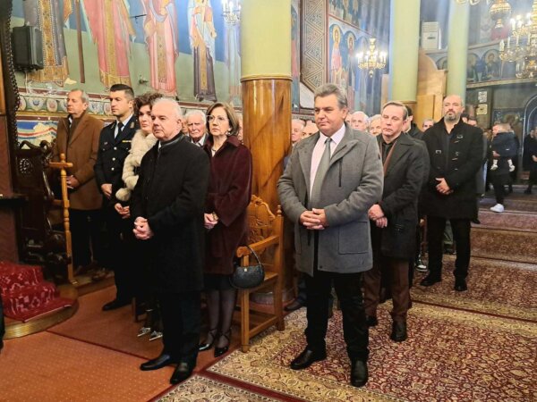 Με εκκλησιαστική λαμπρότητα και κατάνυξη ο εορτασμός του Νέου Έτους στον Δήμο Τεμπών