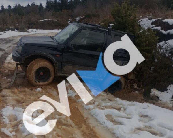 Εύβοια: Αίσιο τέλος για τέσσερις νέους που εγκλωβίστηκαν για ώρες στα χιόνια