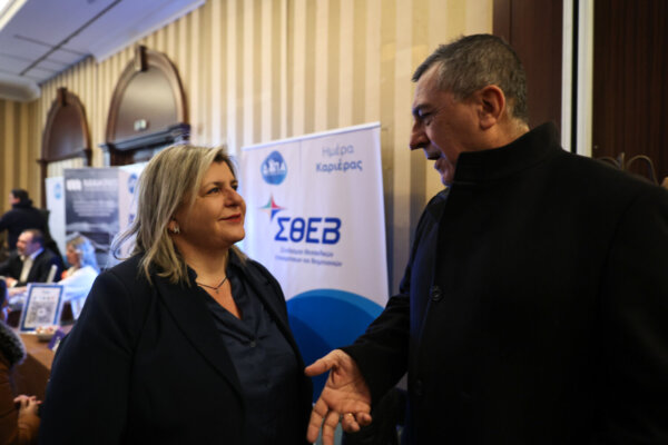 Με ρεκόρ προεγγραφών η 49η «Ημέρα Καριέρας» της ΔΥΠΑ στη Λάρισα – Χατζηκωνσταντίνου: «Σήμερα πολλοί θα βρουν την μελλοντική τους εργασία» (φωτ. & βίντεο)